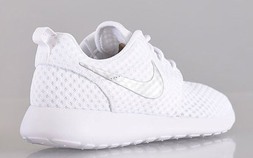 Nike WMNS Roshe Run Breeze 白银配色