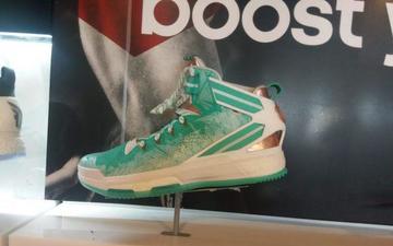 罗斯的D ROSE 6 BOOST“圣诞”配色战靴释出？