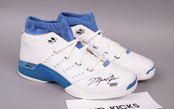 1万美金拥有MJ亲签专属 Air Jordan 17"UNC" PE如何？