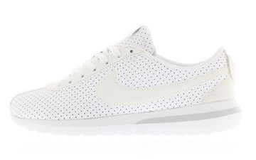 女生专属小白鞋：Nike Roshe Cortez迎来全白配色