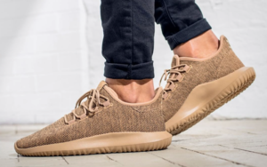 限量发售的 adidas Tubular Shadow “Cardboard”配色上脚近赏