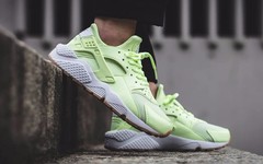 清新春日，Nike Air Huarache “Barely Volt”