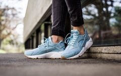 Nike Air Huarache Run SE 春夏新色