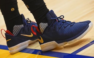 终于露脸！詹姆斯训练中上脚两款LeBron 14 Low