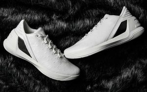 这双皮质UA Curry 3 Lux Low你感觉如何
