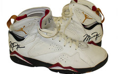 Air Jordan 7 Cardinals亲签落场球鞋拍卖中