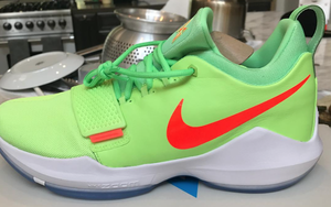 Paul George晒鲜艳配色PG 1“Grinch”
