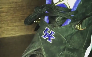 Drake展示Air Jordan 8 Kentucky Blue Midnight Madness PE 