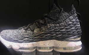 Nike LeBron 15实物清晰谍照曝光