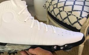 UA Curry 4 高尔夫鞋版本谍照释出