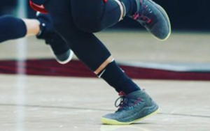 利拉德上脚灰绿配色adidas Dame 4