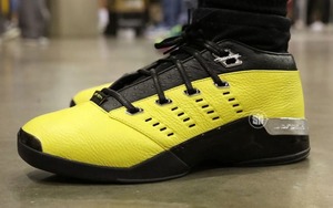实物上脚曝光！SoleFly x Air Jordan 17 Low “Lightning” 