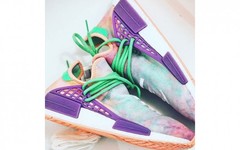 看惯了纯色，炫彩的NMD Hu“Holi”你喜欢吗？