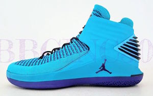 这双Air Jordan 32 黄蜂队PE被摆上了货架！