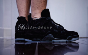 KAWS x Air Jordan 4 Black F&F上脚实拍
