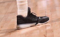 哈登揭幕战上脚Harden Vol.1 PE