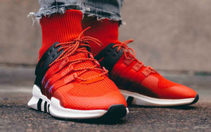 袜套鞋上脚如何？EQT SUPPORT ADV 全新配色“WINTER SCARLET”