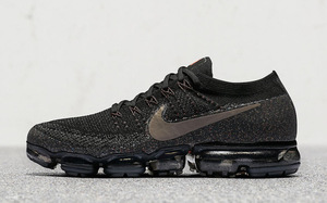 Nike VaporMax 全新配色设计“Dark”