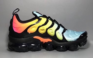 这双“彩虹”怎么样？ Nike VaporMax Plus全新“Sunset”配色曝光