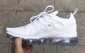 Nike VaporMax Plus 全新“Triple White”配色曝光