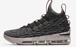 Pride of Ohio！LeBron 15新色提前预览！