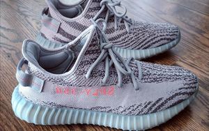 YEEZY BOOST 350 V2「Blue Tint」配色实貌揭露！