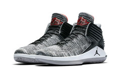 致敬MVP！Air Jordan 32 “Black Cement” 即将来袭！