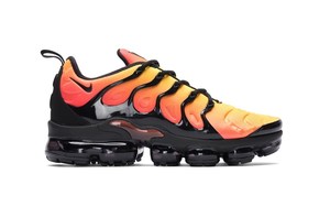 绝美渐变，VaporMax Plus 全新配色“Total Orange”