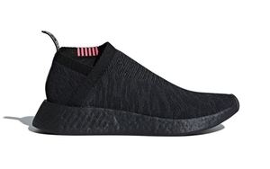 粉色点缀黑魂，NMD CS2 全新“Triple Black”配色