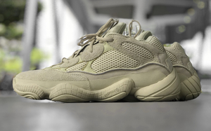 更多实物谍照，YEEZY 500 全新「Super Moon Yellow」配色