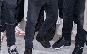 或已转投 adidas？Drake 上脚 YEEZY Season 4 Suede Combat Boots ！
