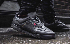 还没卖完！快来助攻纯黑 Yeezy Powerphase