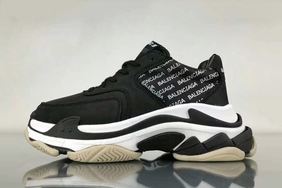 你还会买单吗？疑似 Balenciaga Triple S 第三代版本曝光