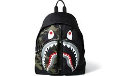 A BATHING APE 1ST CAMO 鲨鱼背包系列上架
