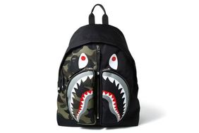 A BATHING APE 1ST CAMO 鲨鱼背包系列上架
