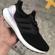 多彩全息后跟！UltraBoost 4.0 全新三色实物曝光