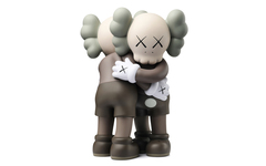 KAWS “TOGETHER” 玩偶系列即将发售！