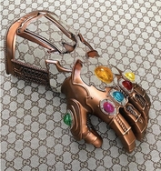 戴上就无敌！Gucci 出了一款 Infinity Gauntlet 无限手套？