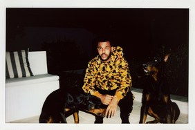 The Weeknd 正式发布 A BATHING APE x XO 联名系列