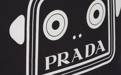 Prada 全新印花帆布 Tote Bag 上架