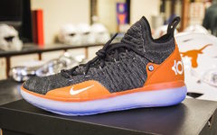 致敬母校！Nike KD 11 “Texas” PE 实物首次曝光！