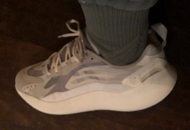 侃爷又晒鞋啦！ Yeezy 700 V 3 曝光！