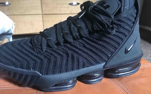 首次曝光！Nike LeBron 16 “Triple Black” 秋季发售！