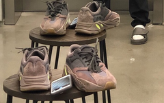 YEEZY BOOST 700全新配色 "MAUVE"实物亮相