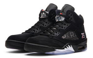 系列周边一同释出！跳票王 Air Jordan 5 “PSG” 空降本周！