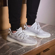  Yeezy 350 Boost V2 “Static” 上脚近赏