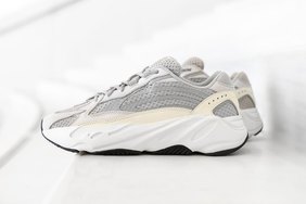 YEEZY BOOST 700 V2 全新「Static」配色更多细节近赏