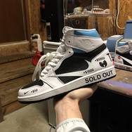 继“求转卖”之后，AJ1 “SOLD OUT”来了~