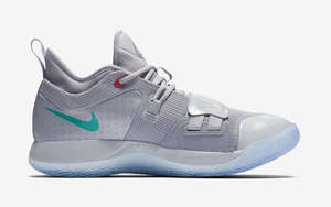 再次携手 PlayStation ！全新 PlayStation x Nike PG 2.5 即将来袭！