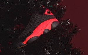 陈冠希晒出黑红版本 CLOT x Air Jordan 13